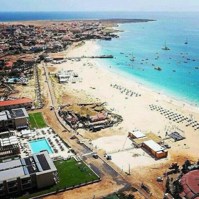 Bright, Luxury And Modern Less Than 500M -Beach Apartment Santa Maria Luaran gambar